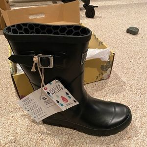 Joules Wellies rainboots. New in box size 9